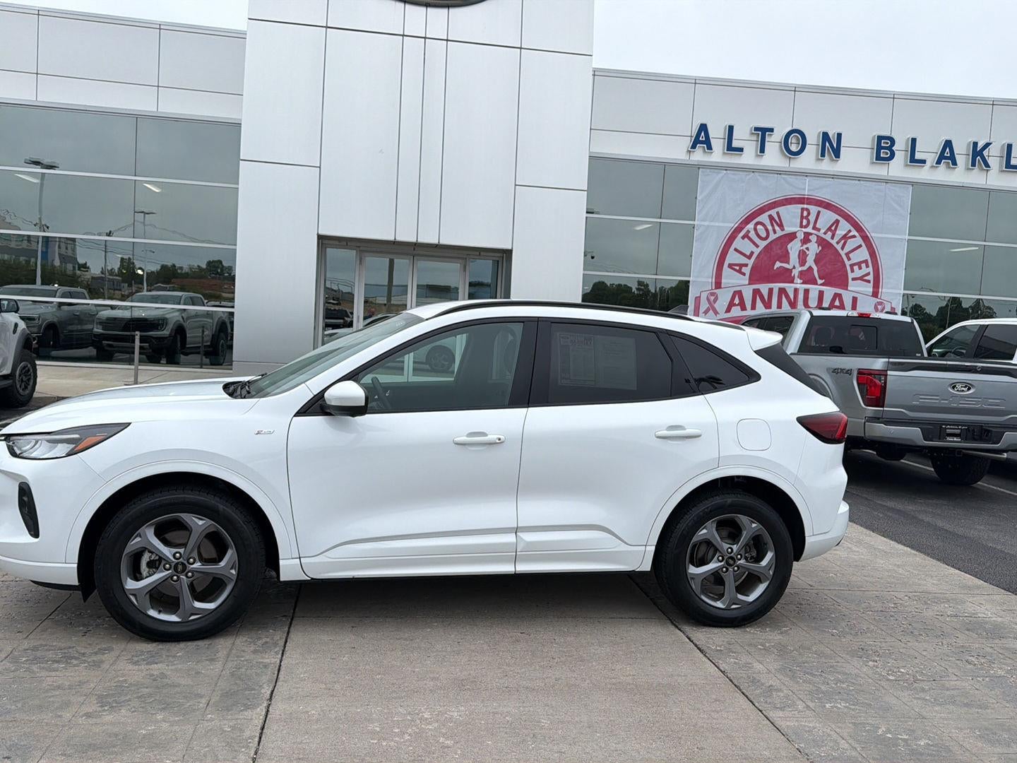 2023 Ford Escape ST-Line Select