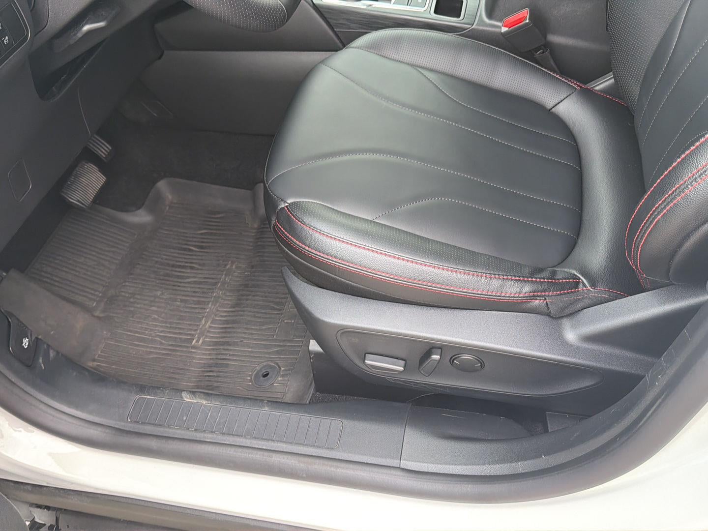 2025 Ford Escape ST-Line Elite