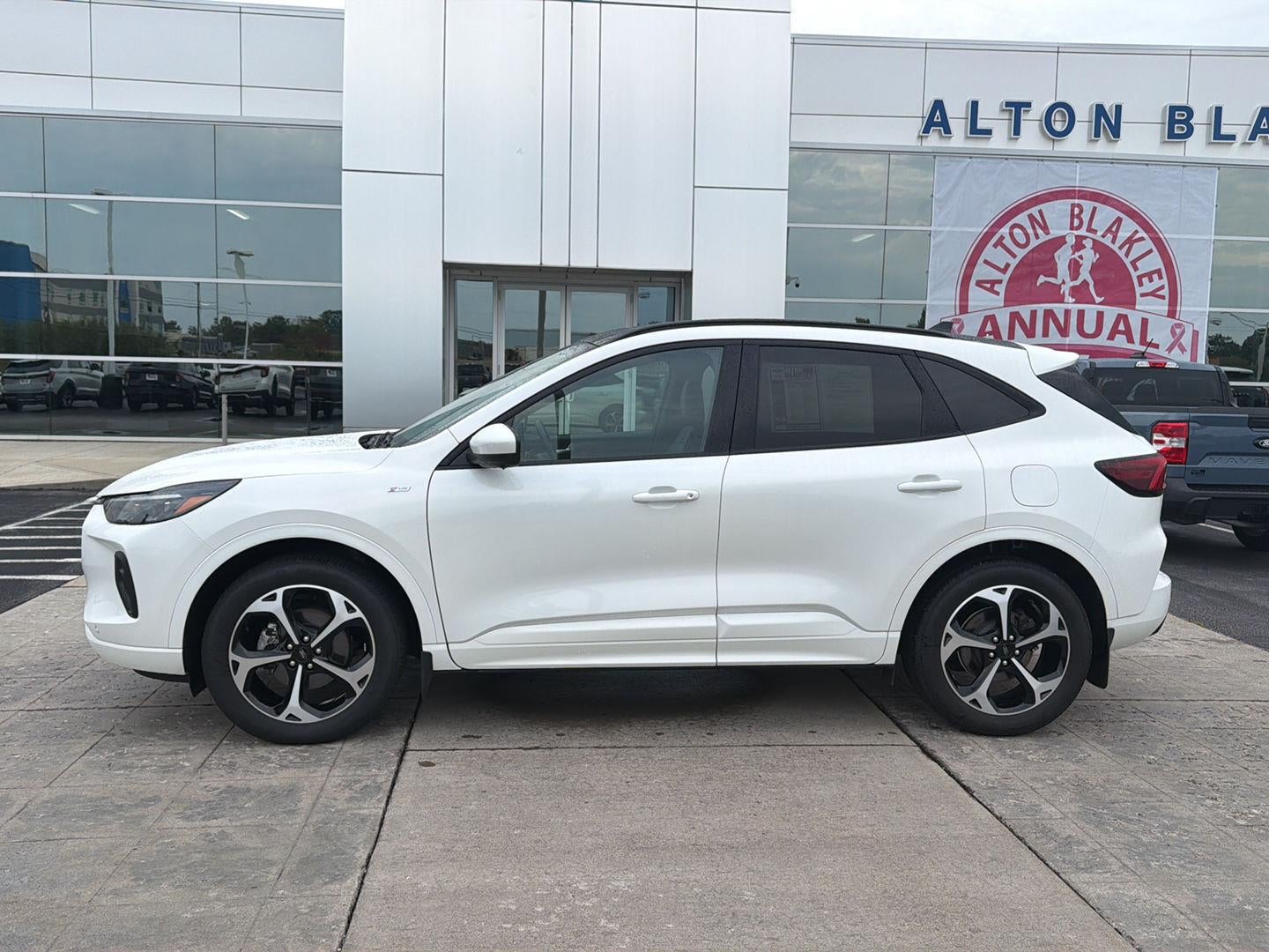 2025 Ford Escape ST-Line Elite