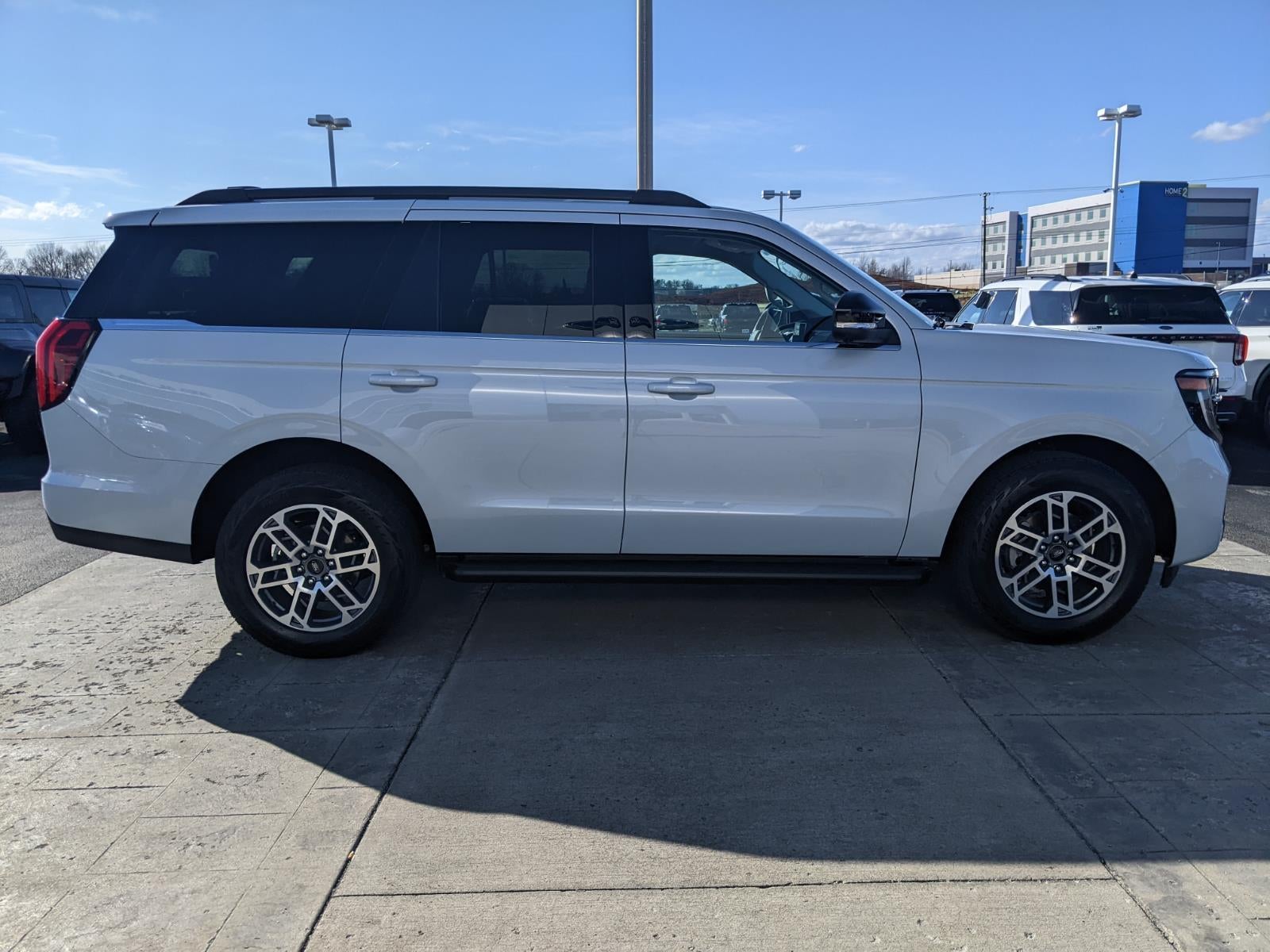2026 Ford Expedition Active