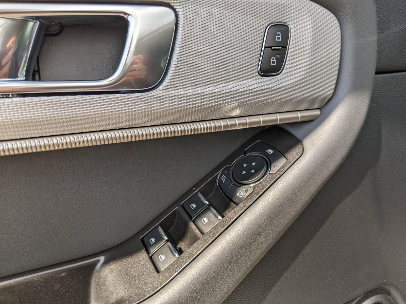 2026 Ford Explorer Active w/100A Pkg
