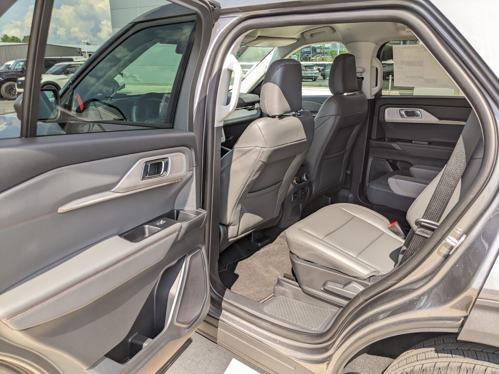 2026 Ford Explorer Active w/100A Pkg