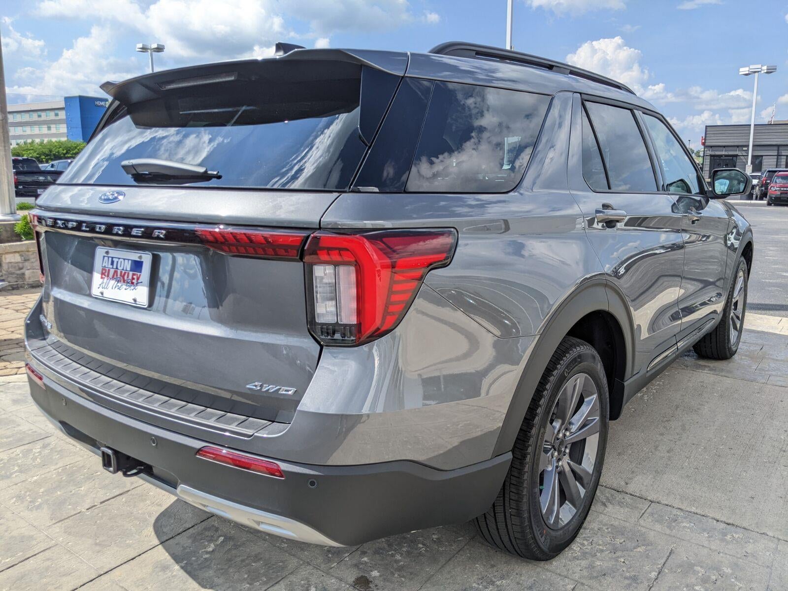 2026 Ford Explorer Active w/100A Pkg