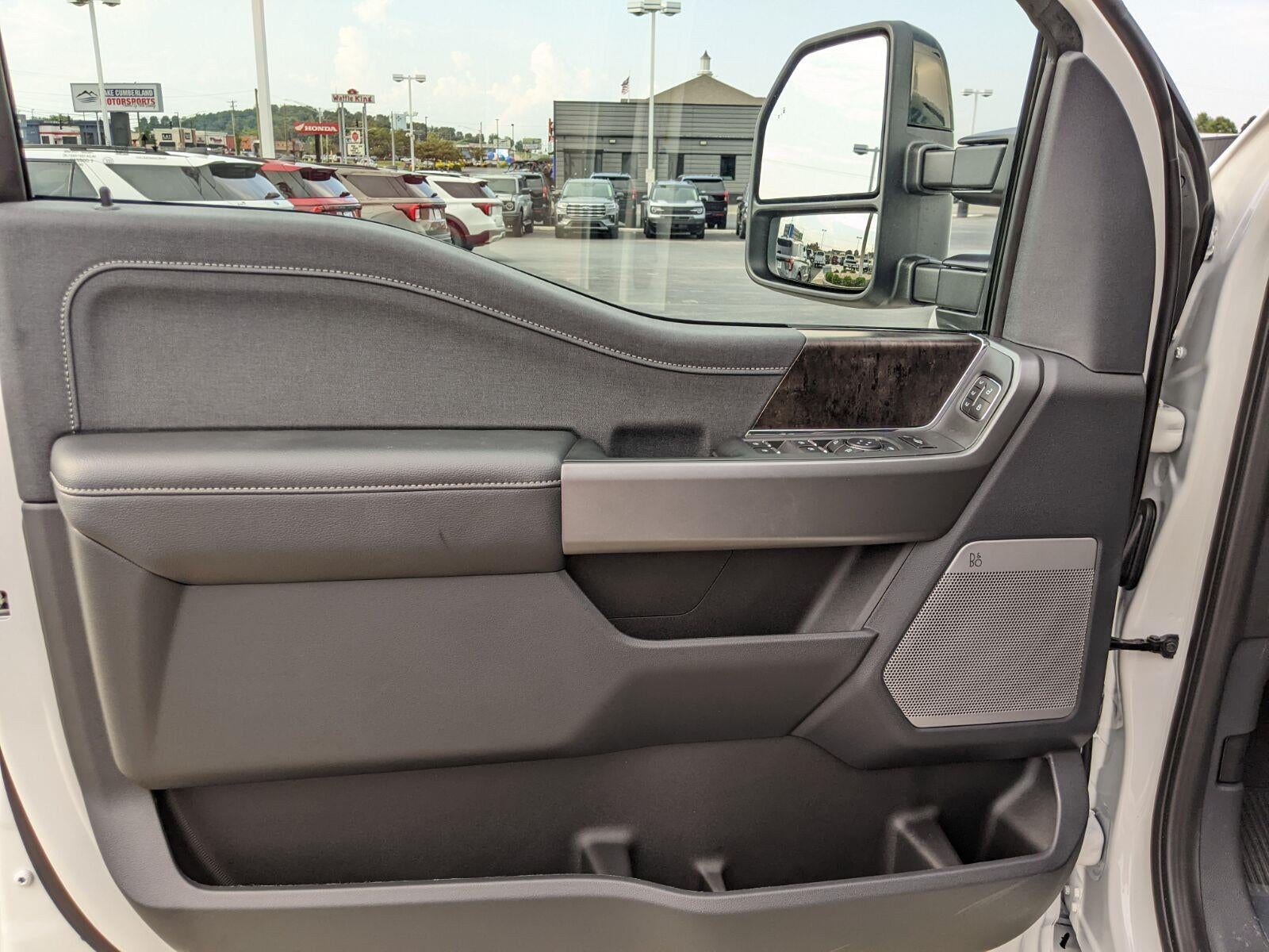 2026 Ford Super Duty F-350 Lariat