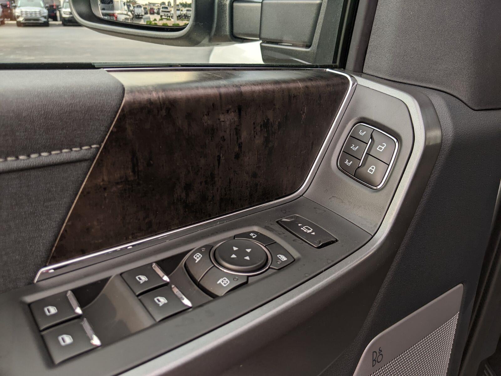 2026 Ford Super Duty F-350 Lariat