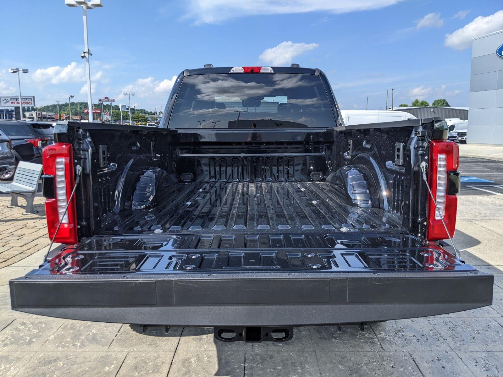 2026 Ford Super Duty F-350 SRW LARIAT