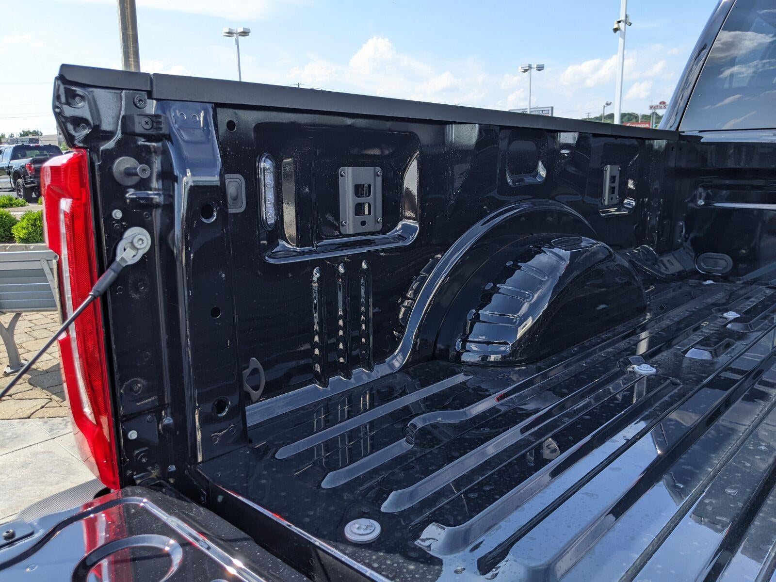 2026 Ford Super Duty F-350 SRW LARIAT