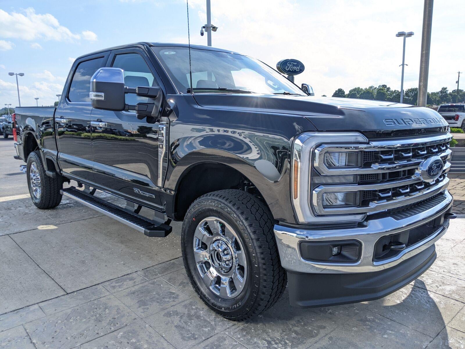 2026 Ford Super Duty F-350 SRW LARIAT