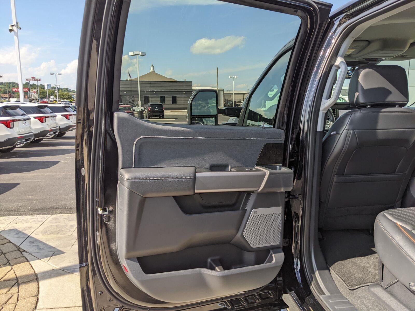 2026 Ford Super Duty F-350 SRW LARIAT
