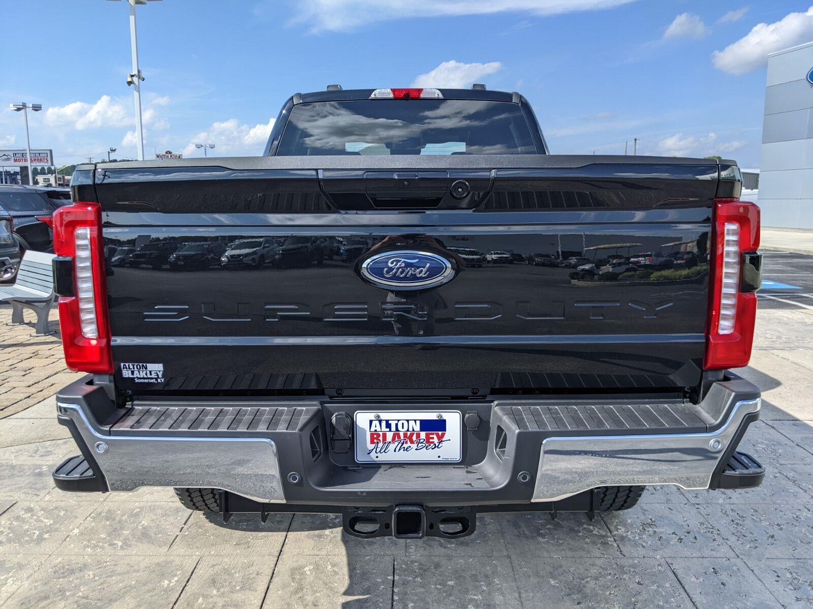 2026 Ford Super Duty F-350 SRW LARIAT