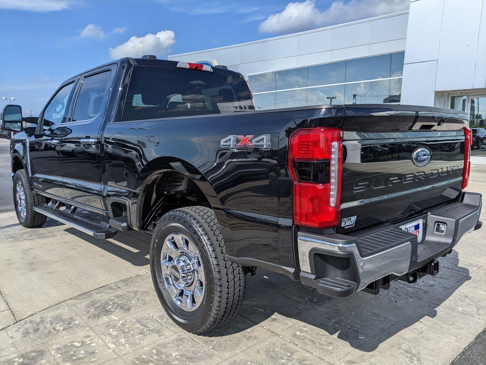 2026 Ford Super Duty F-350 SRW LARIAT