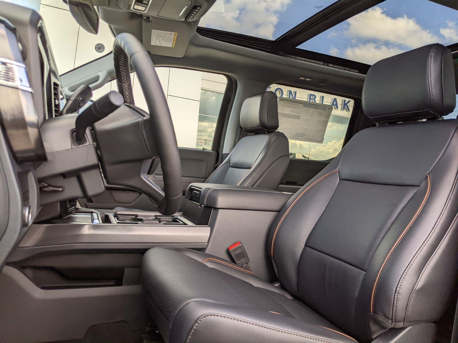 2026 Ford Super Duty F-350 SRW LARIAT