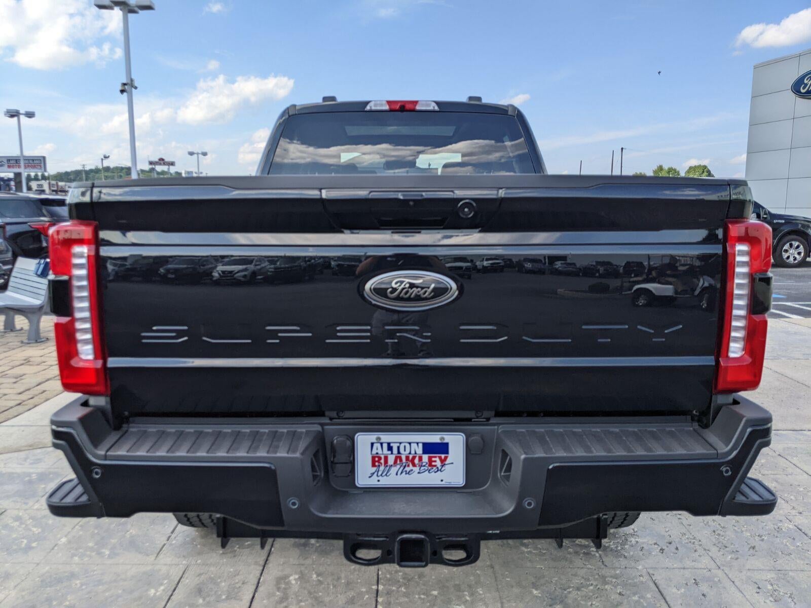 2026 Ford Super Duty F-350 SRW LARIAT