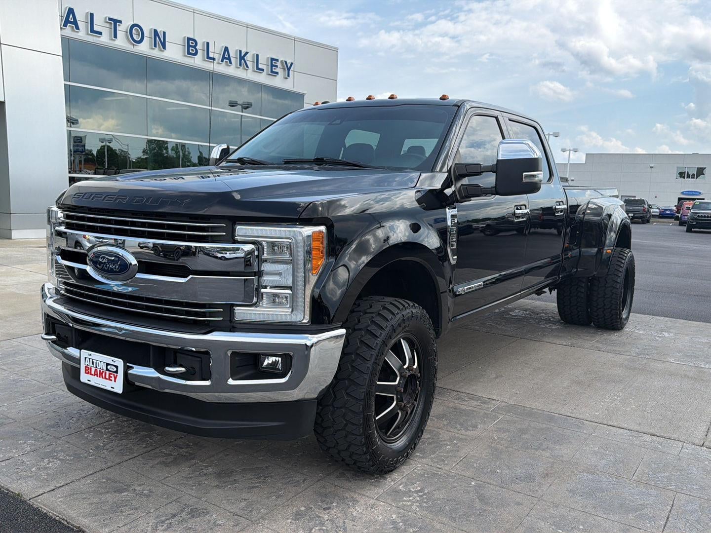 2018 Ford Super Duty F-350 DRW Lariat