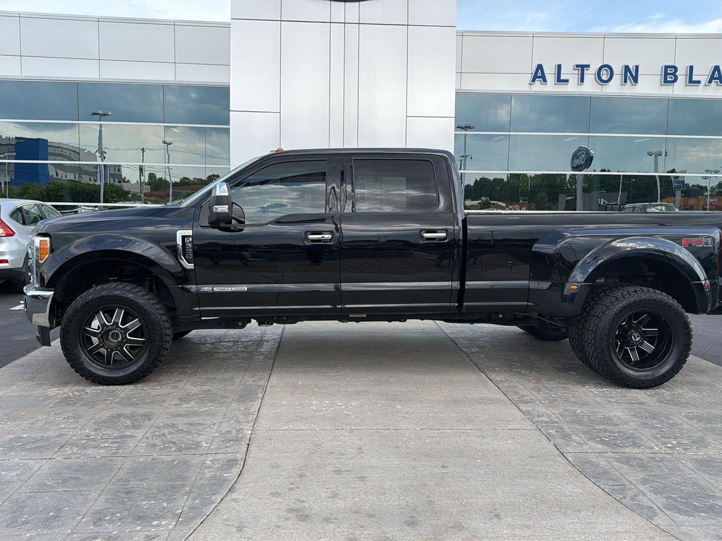 2018 Ford Super Duty F-350 DRW Lariat