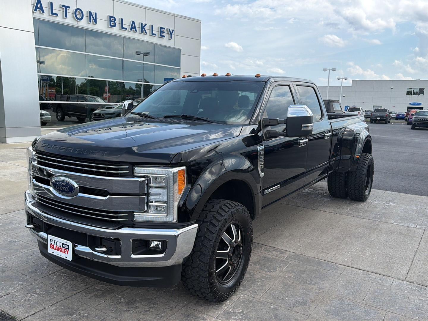 2018 Ford Super Duty F-350 DRW Lariat