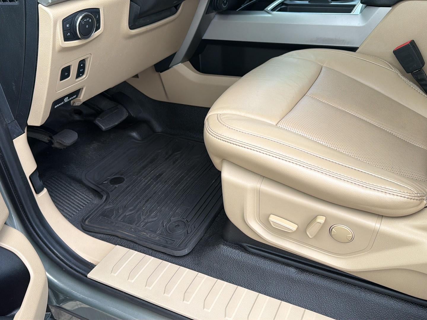 2020 Ford Super Duty F-450 DRW Lariat