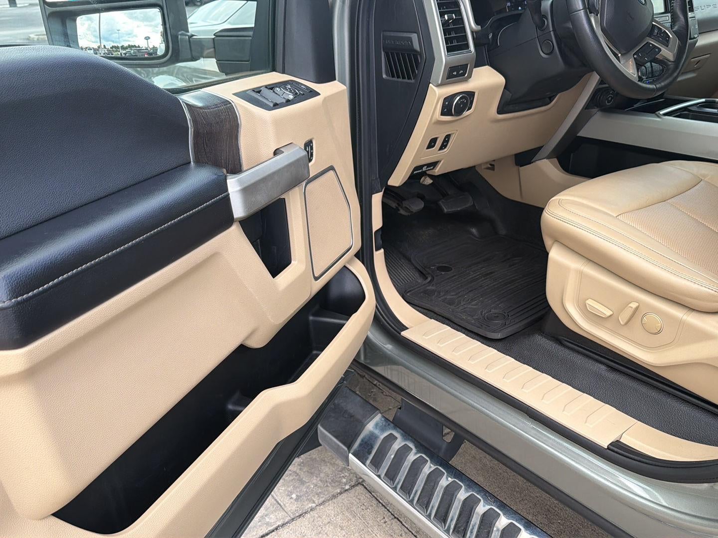 2020 Ford Super Duty F-450 DRW Lariat