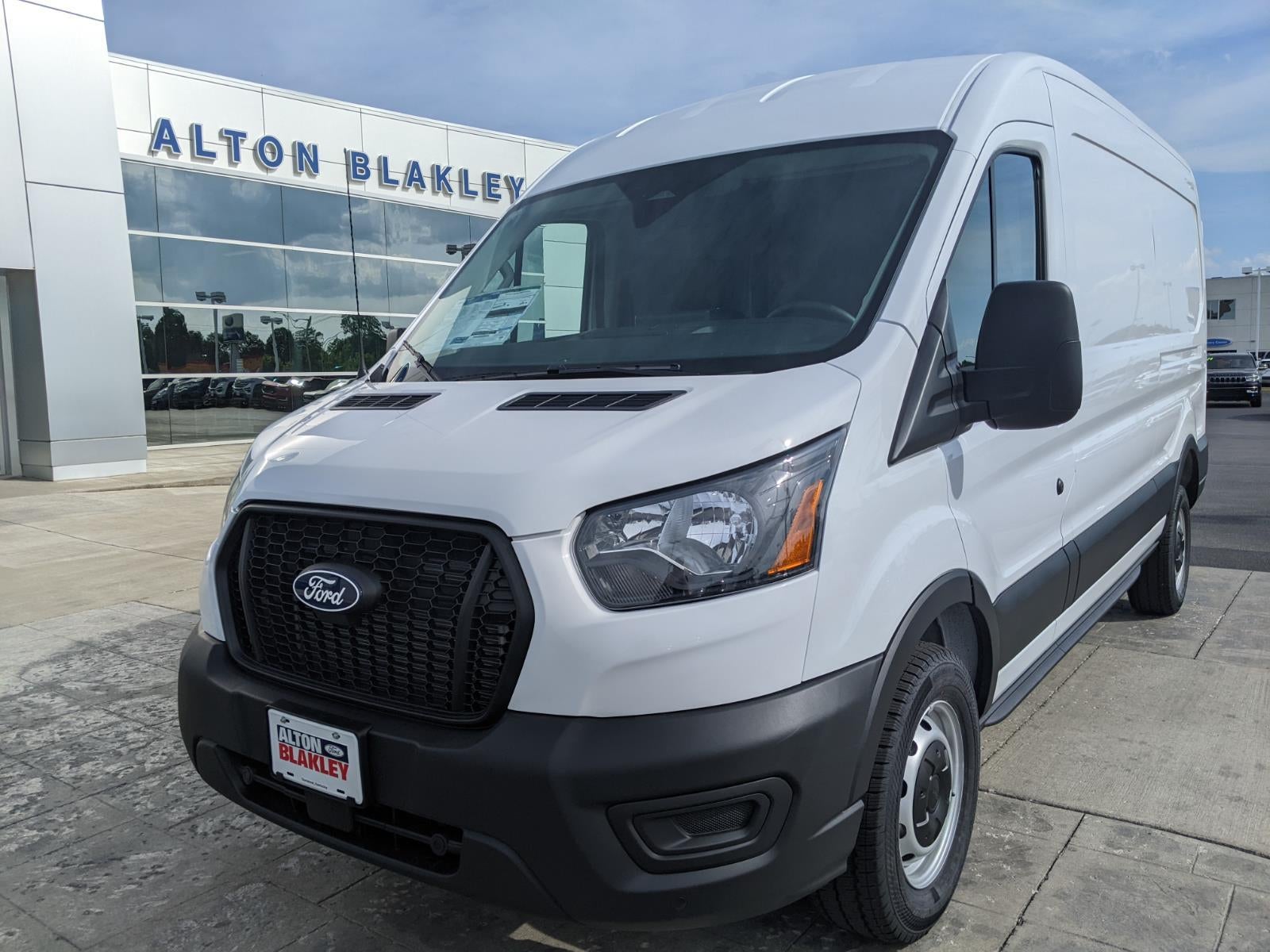 2026 Ford Transit Cargo Van T-250 148 MED RF 9150 GV