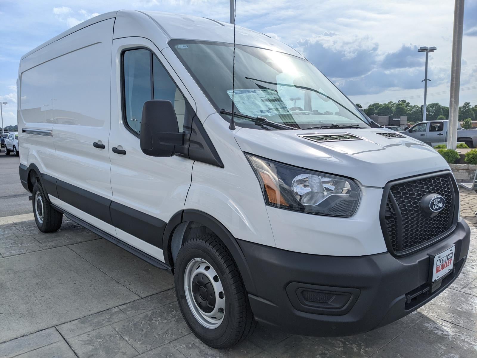 2026 Ford Transit Cargo Van T-250 148 MED RF 9150 GV