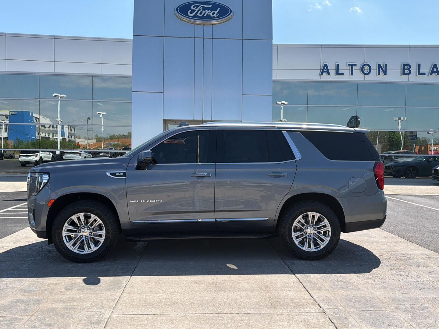 2022 GMC Yukon SLT