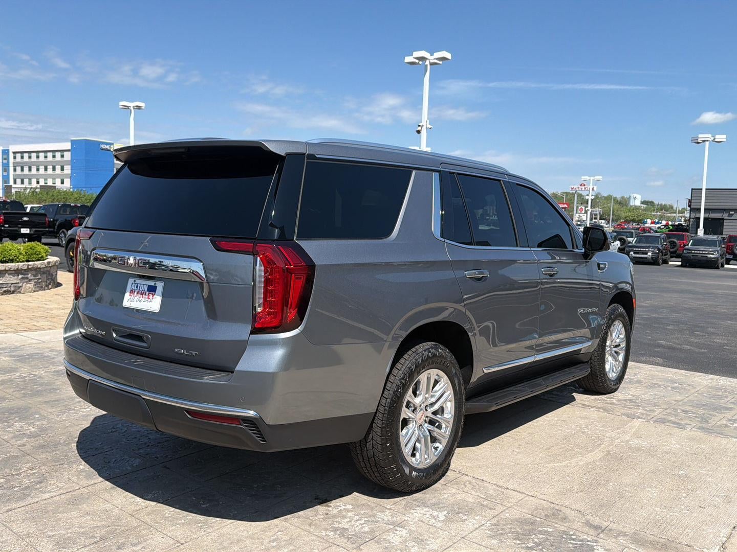 2022 GMC Yukon SLT