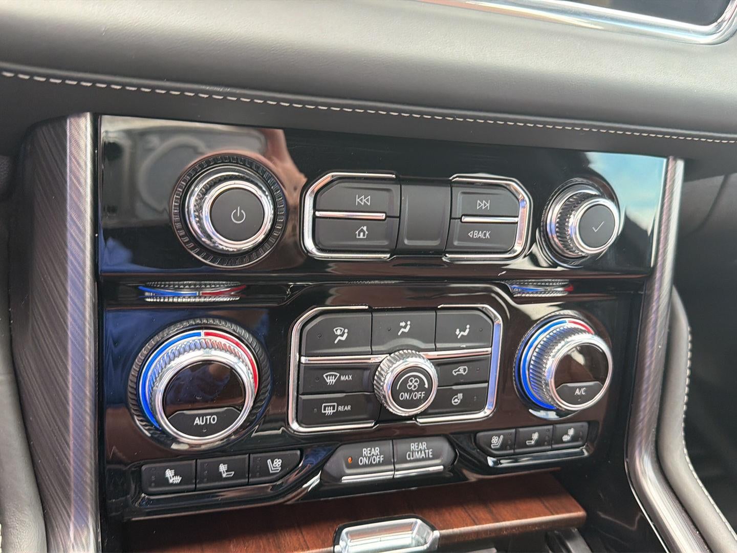 2024 GMC Yukon XL Denali Ultimate