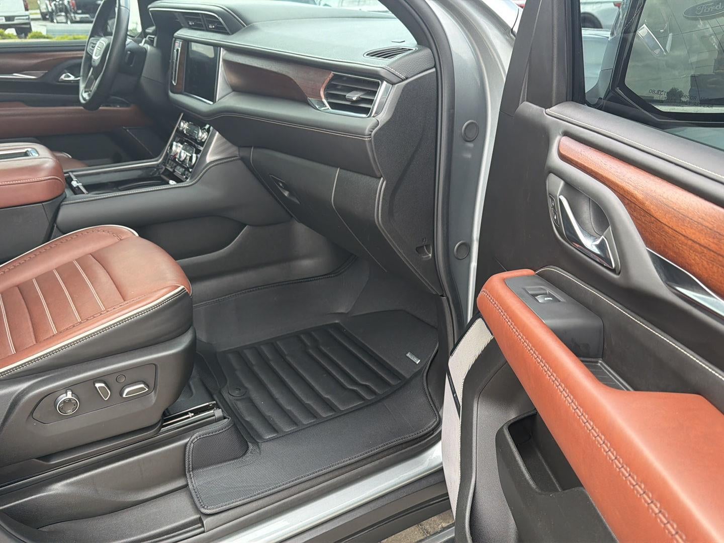2024 GMC Yukon XL Denali Ultimate