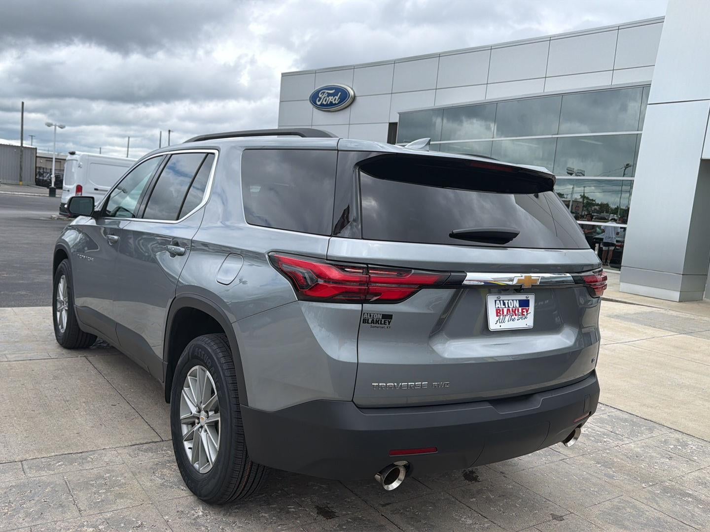 2023 Chevrolet Traverse LT Cloth