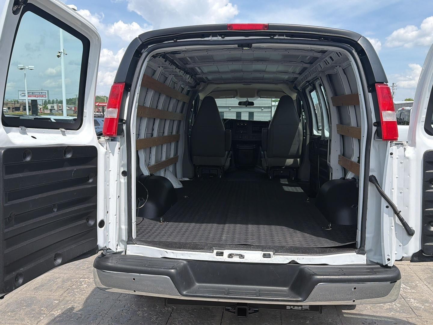 2021 GMC Savana Cargo Van RWD 2500 135