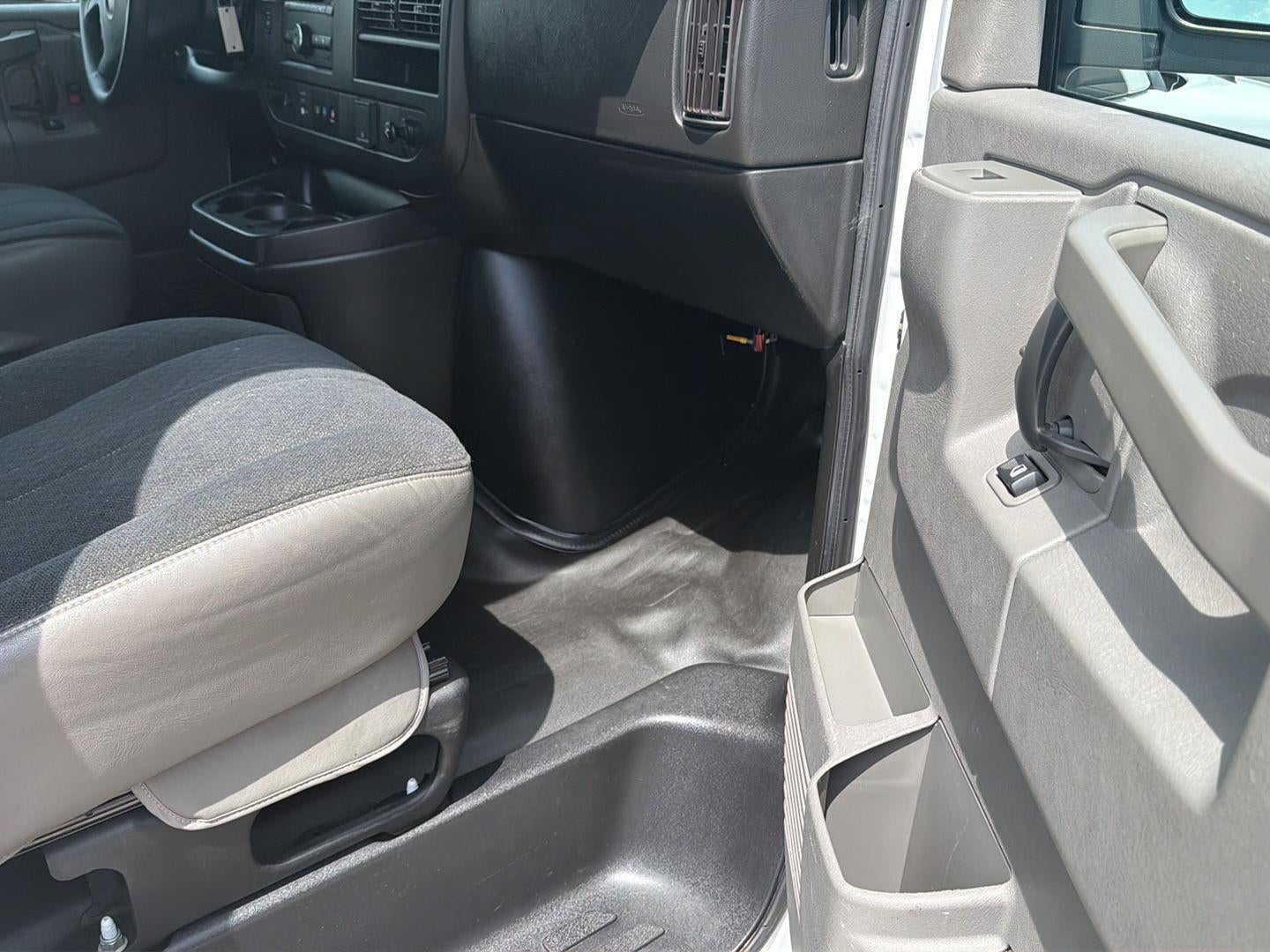 2021 GMC Savana Cargo Van RWD 2500 135