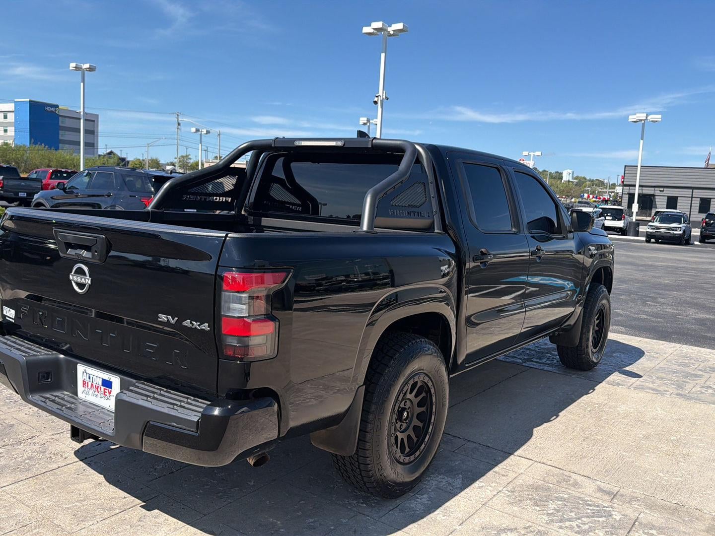 2024 Nissan Frontier SV