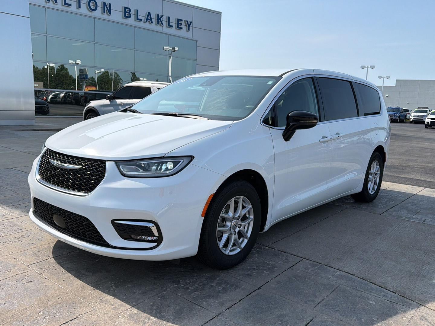 2024 Chrysler Pacifica Touring L