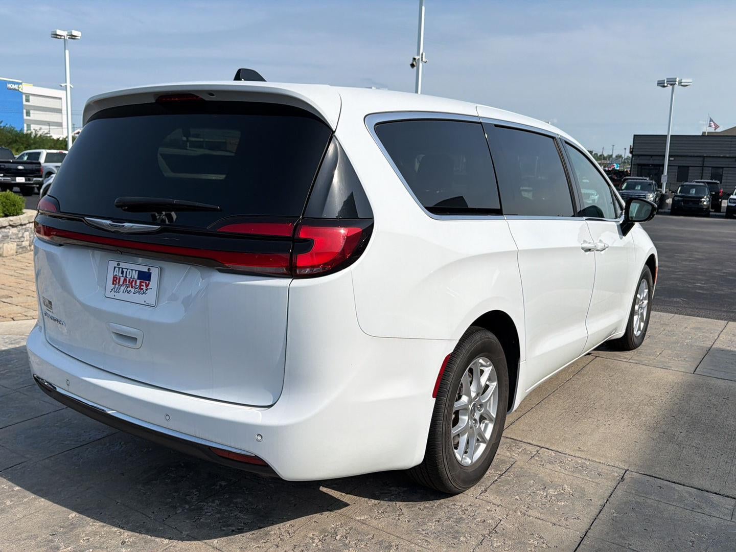 2024 Chrysler Pacifica Touring L
