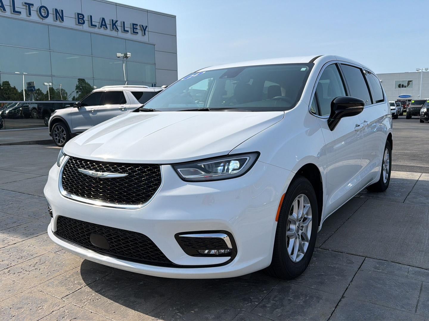 2024 Chrysler Pacifica Touring L