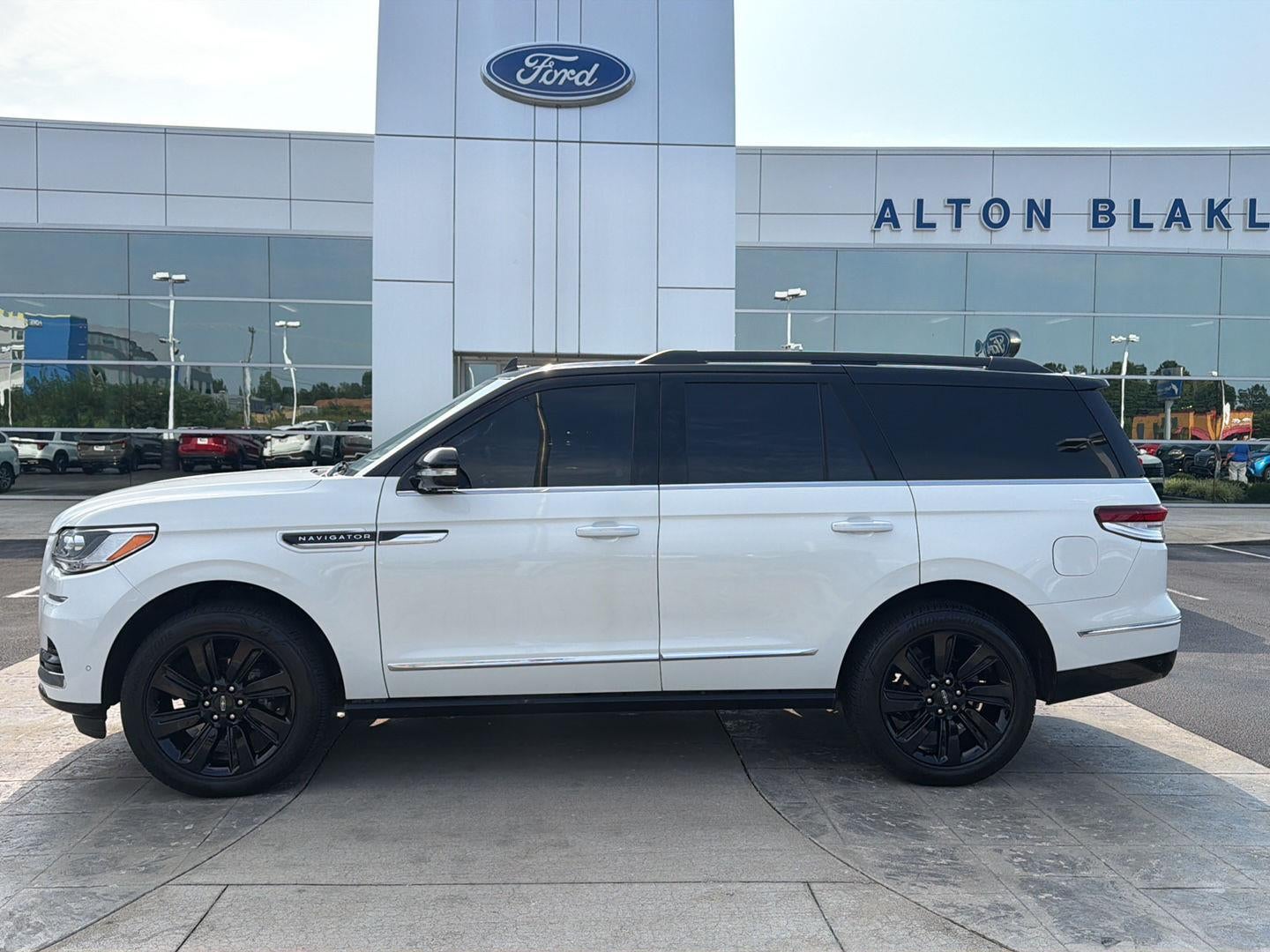2024 Lincoln Navigator Black Label