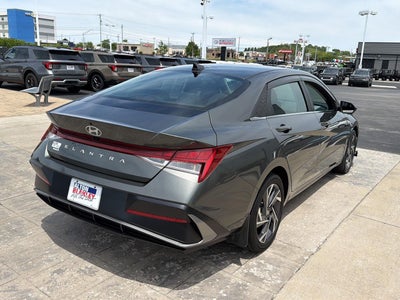 2025 Hyundai Elantra SEL Convenience