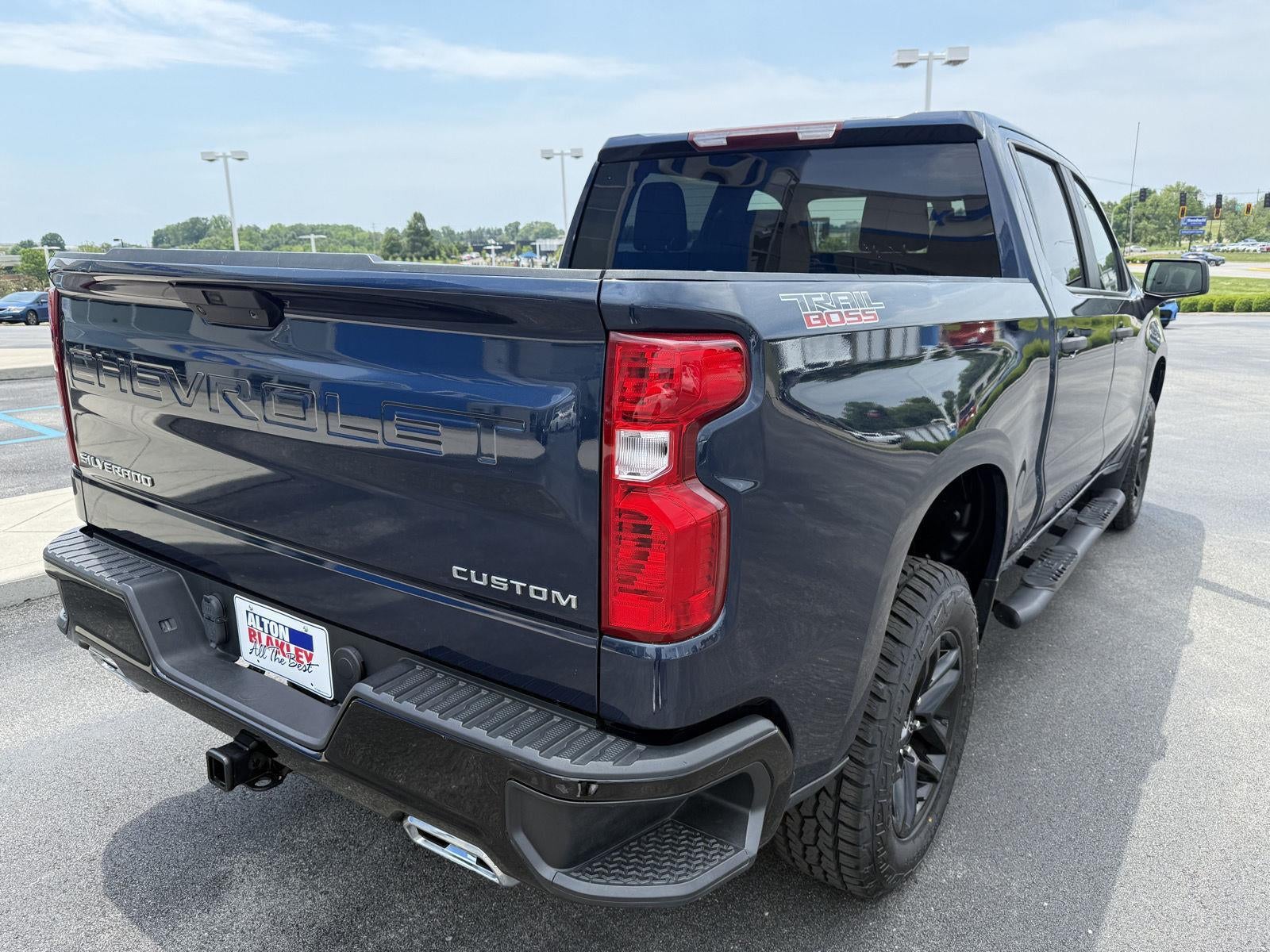 2021 Chevrolet Silverado 1500 Custom Trail Boss