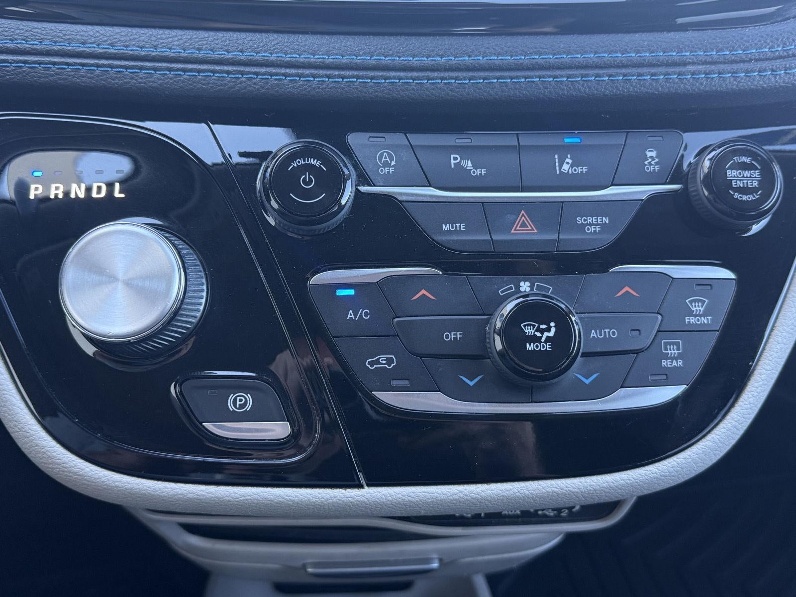 2021 Chrysler Pacifica Touring L