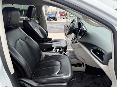 2023 Chrysler PACIFICA TOURING L FWD
