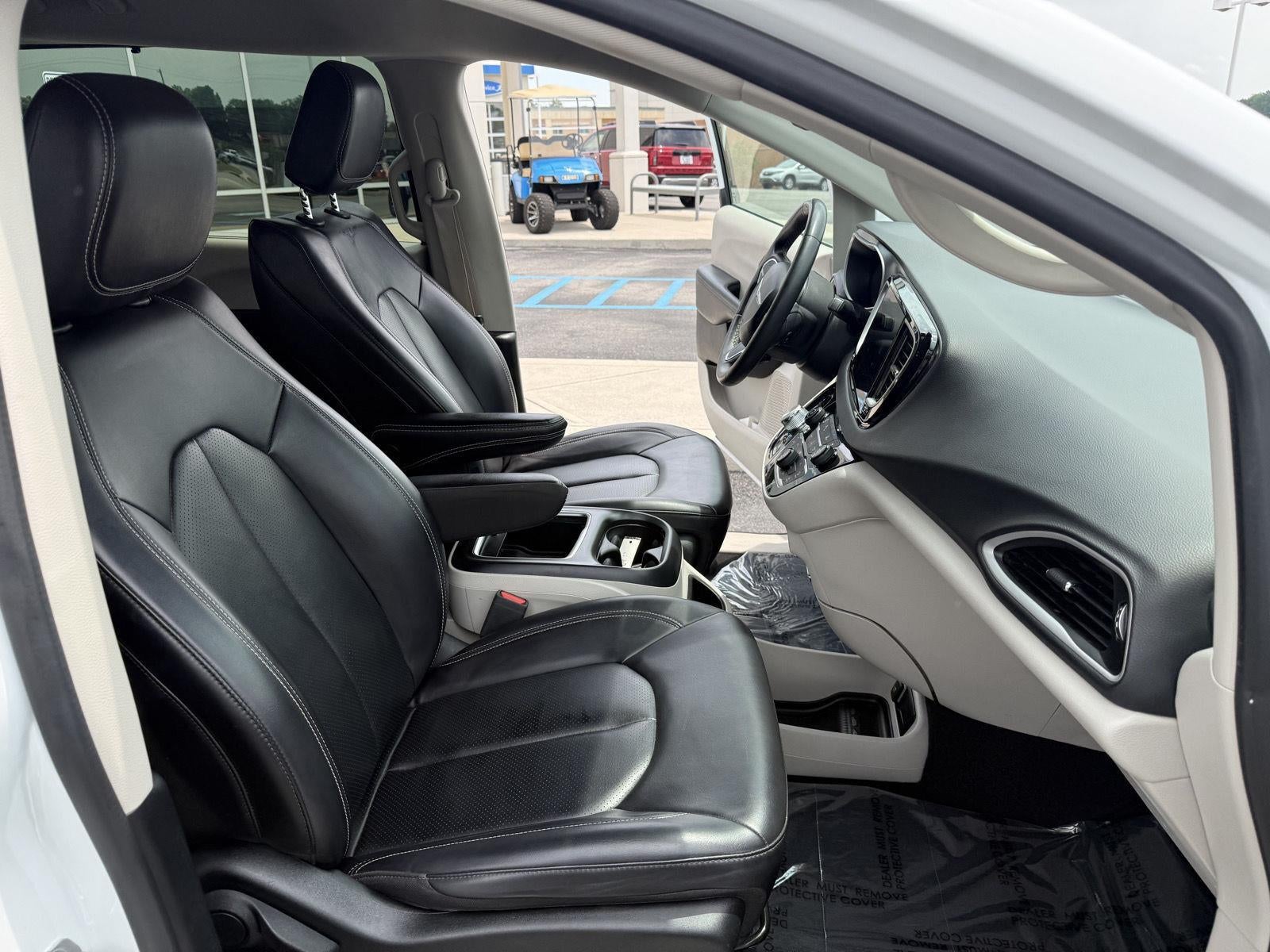 2023 Chrysler PACIFICA TOURING L FWD