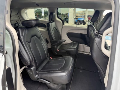 2023 Chrysler PACIFICA TOURING L FWD