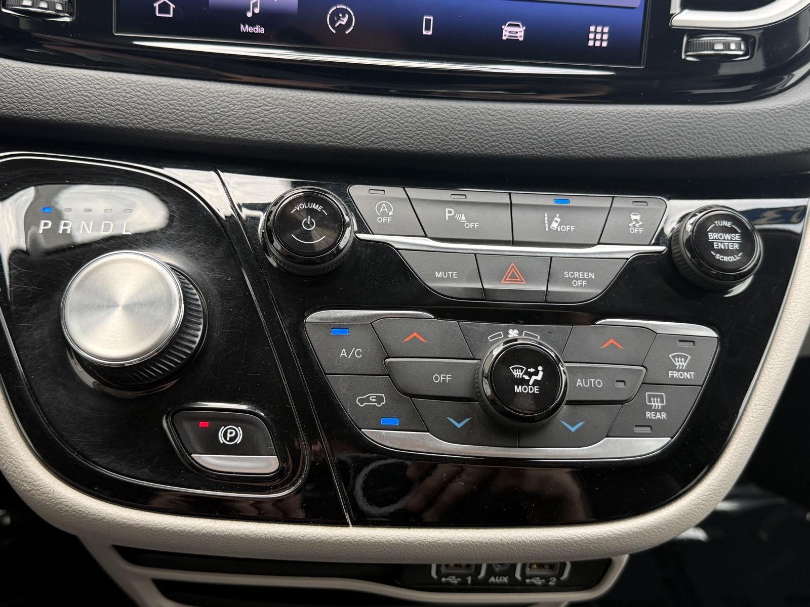 2023 Chrysler PACIFICA TOURING L FWD