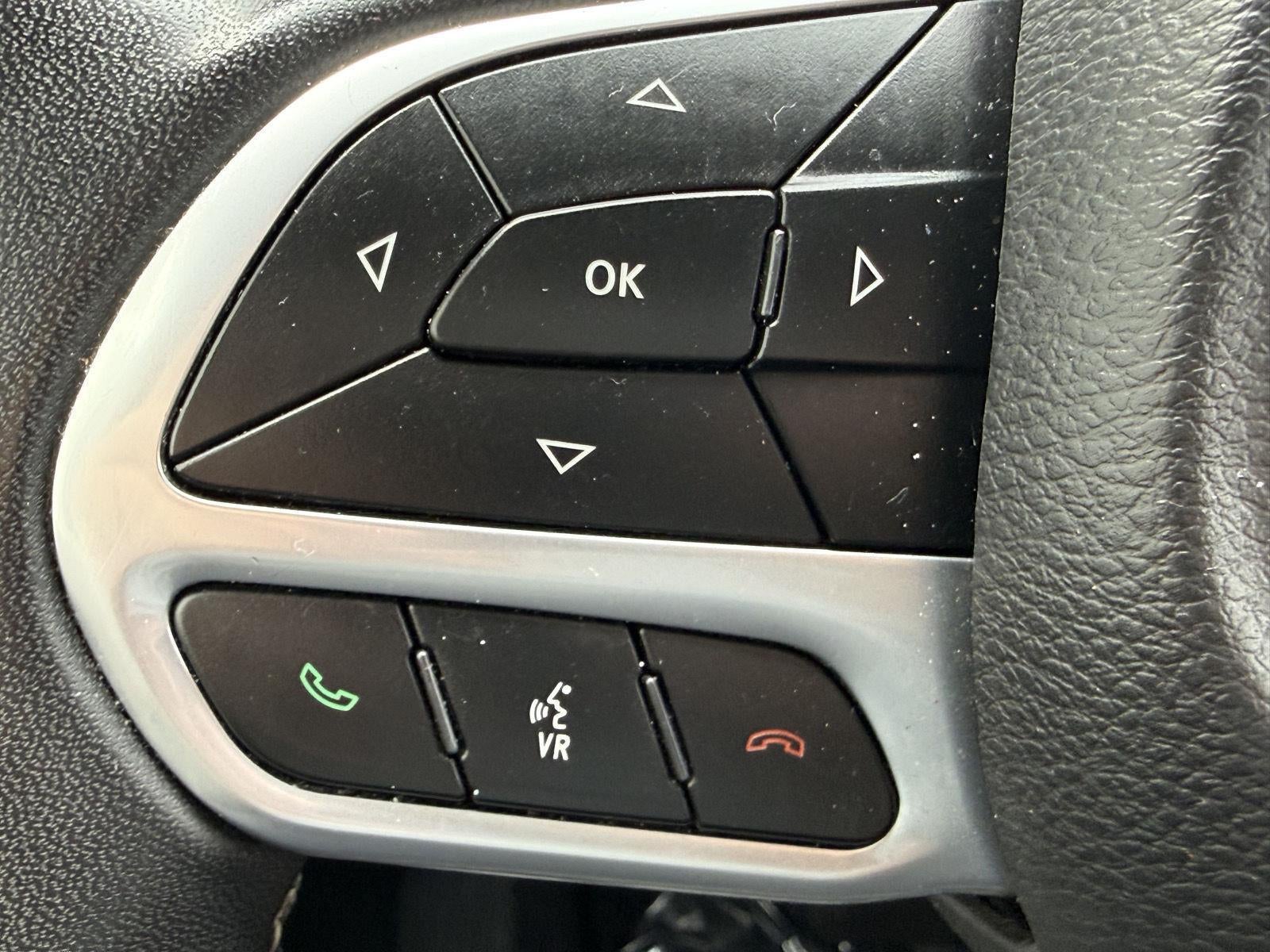 2023 Chrysler PACIFICA TOURING L FWD