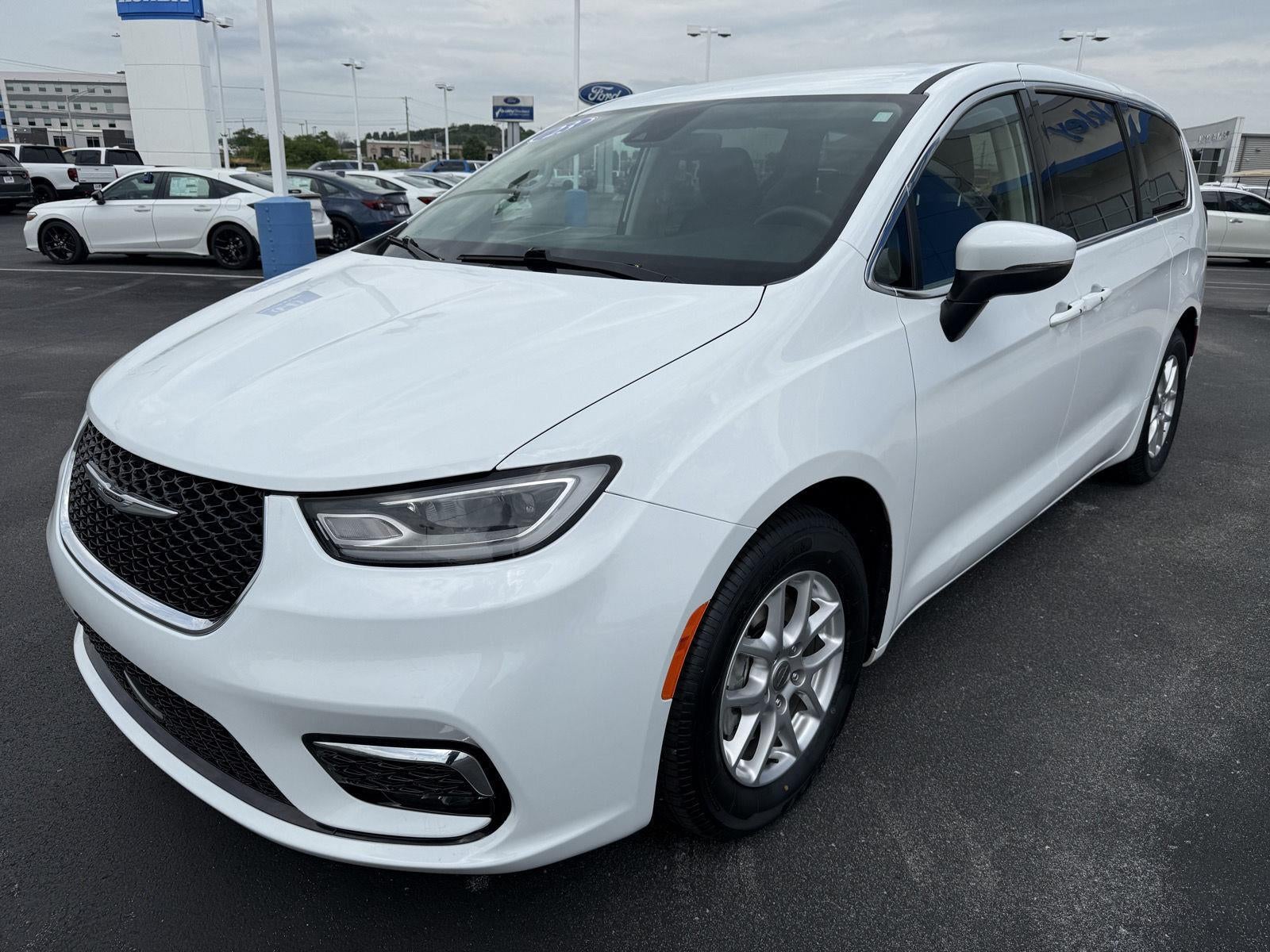 2023 Chrysler PACIFICA TOURING L FWD
