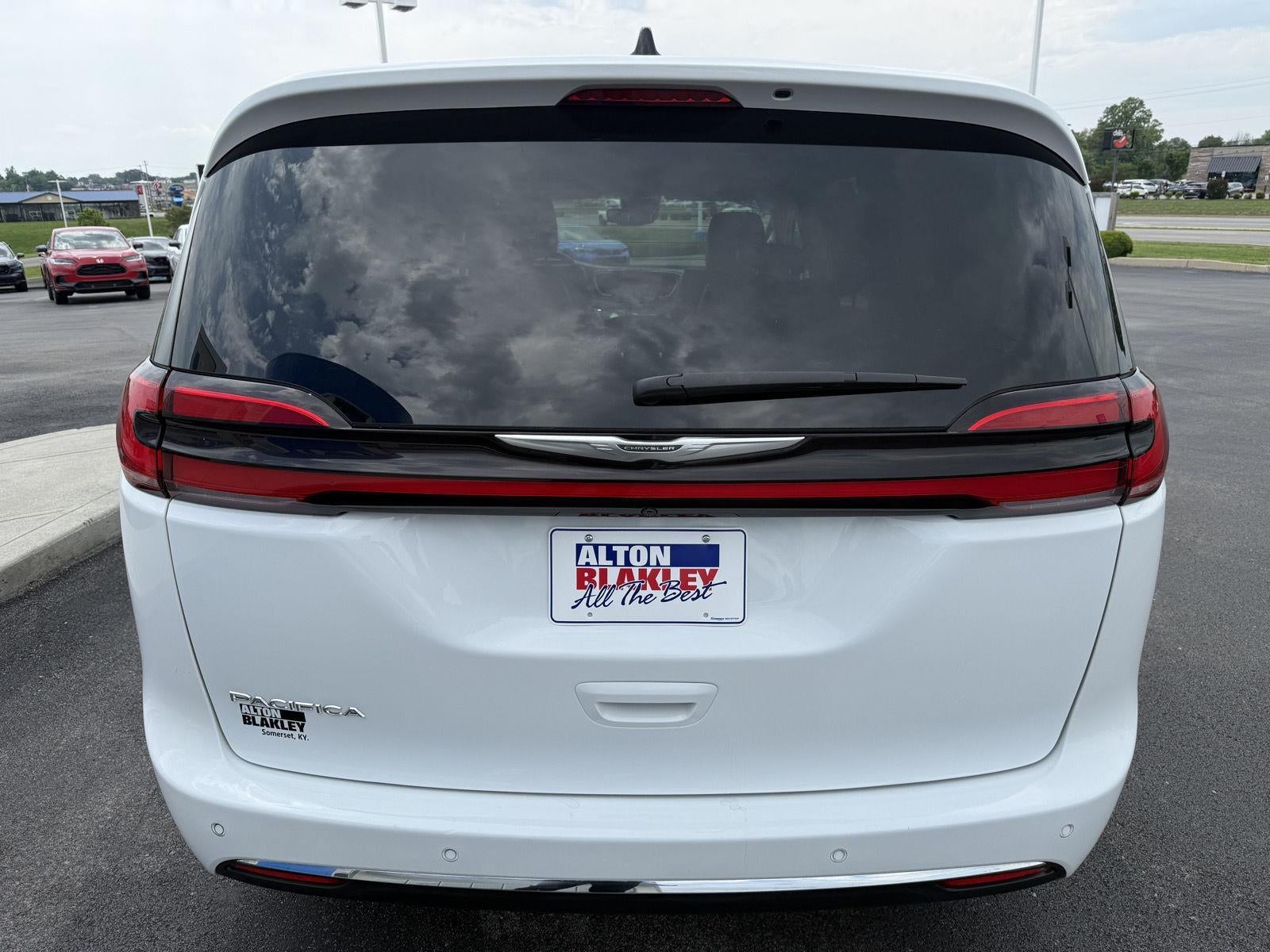 2023 Chrysler PACIFICA TOURING L FWD