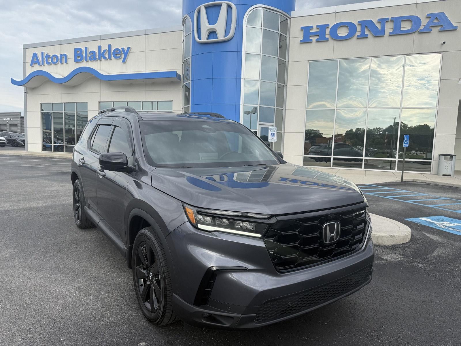 2025 Honda Pilot Black Edition