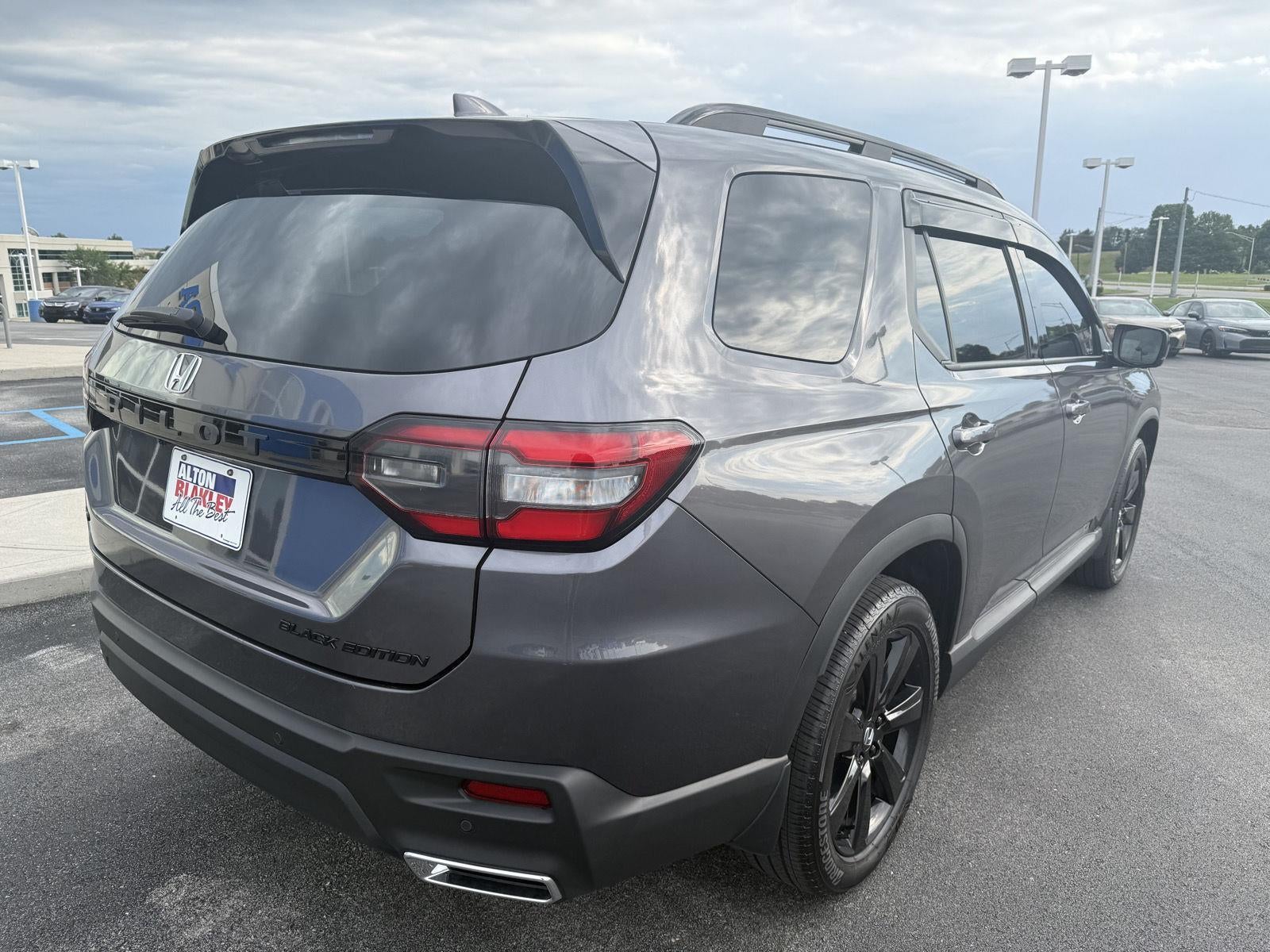 2025 Honda Pilot Black Edition